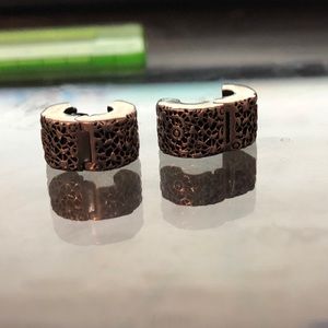 Pandora layers of lace clips set